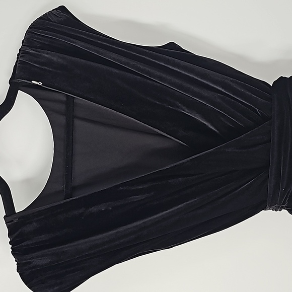 Express Black Velvet Open V-Back Jumpsuit w Rusched Shoulders Pockets &… - Picture 15 of 16